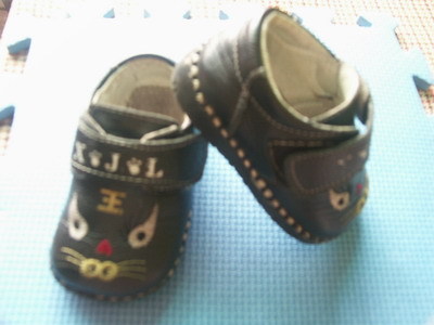 儿子快2周岁了,秋冬的鞋鞋和毛线袜换小米了!