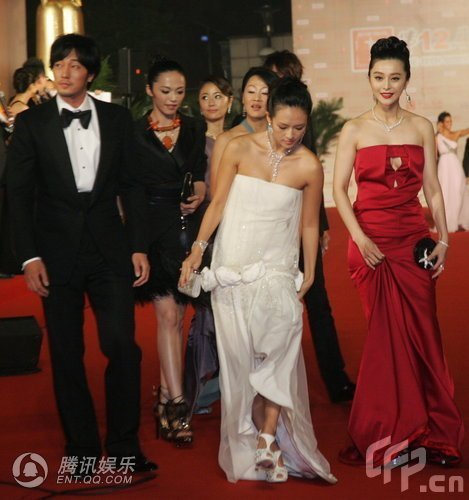 组图:开幕红毯演员忙赶场 女星斗艳男星搞怪-八