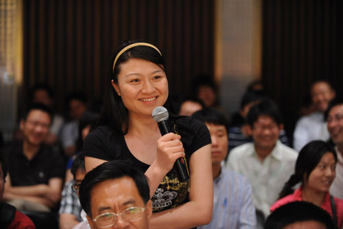 北大女生追星有品味 敢于直接向主持人郭涛示