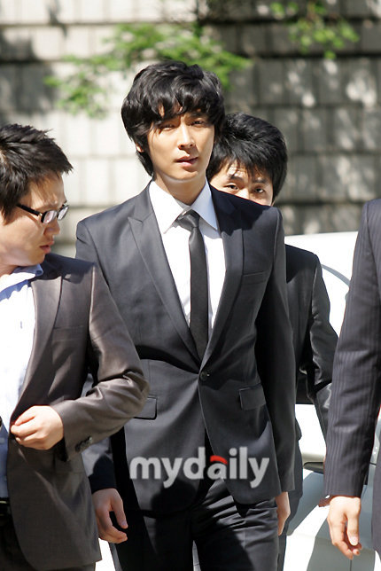 朱智勋吸毒案尘埃落定 被判6个月缓刑1年(图)-