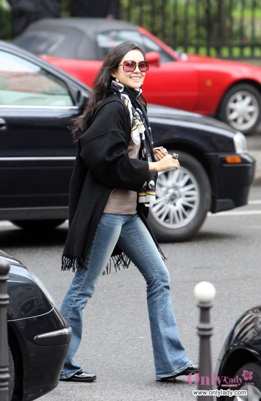 内地女明星<em>生活</em>街拍 休闲装扮也精彩-咖啡大教