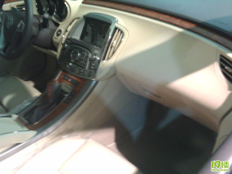 带新君威回<em>娘家</em>,顺便拍拍<em>姐妹花</em>新君越-拉风大