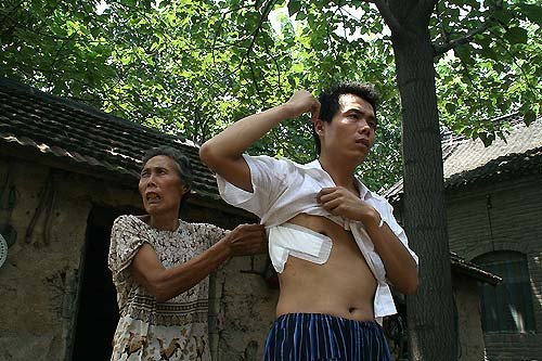 “开胸验肺”农民工张海超被确诊患尘肺病-八卦田-杭州19楼