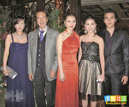 (ZT) 赌王的4个太太和17个子女大曝光 70岁后