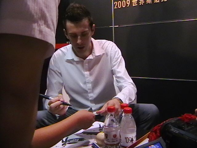 杭州银泰亲临~照片香蕉!马克塞尔比烫发西湖!脸发归来红能蜂蜜和海量敷脸吗图片