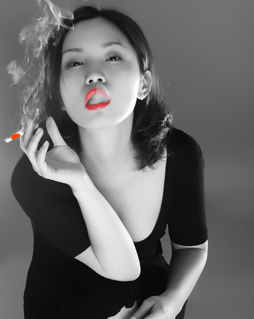 媚眼如丝，眼不在大，钩人则行。上上我的写真大家轻拍。-边走边拍-杭州19楼