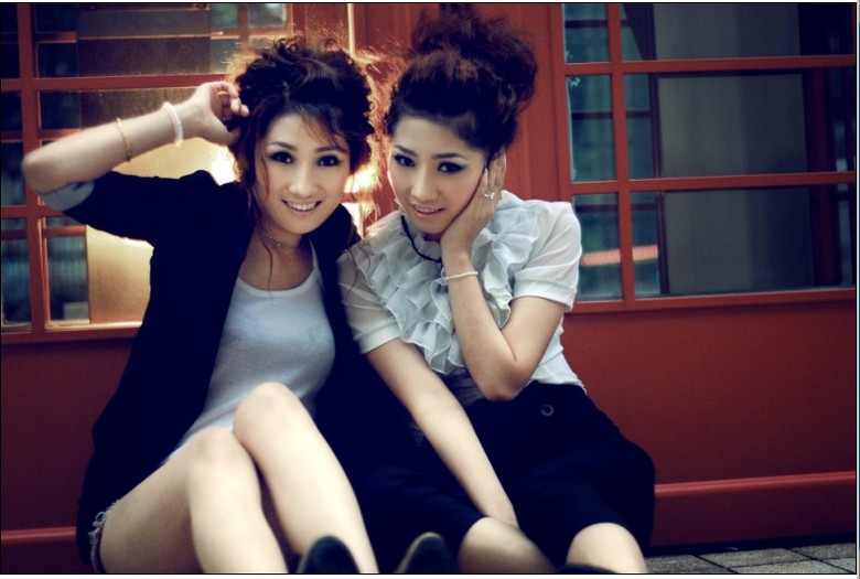 ★双胞姐妹花,花开时尚,花样青春--秀·-结婚大