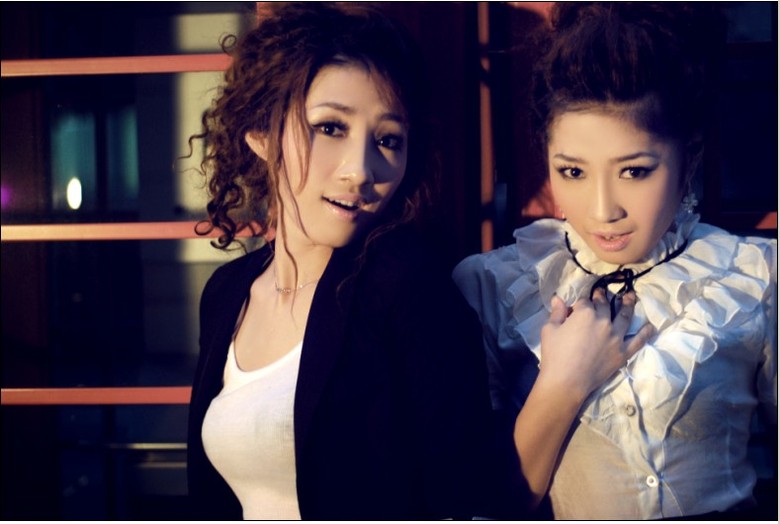 ★双胞姐妹花,花开时尚,花样青春--秀·-结婚大