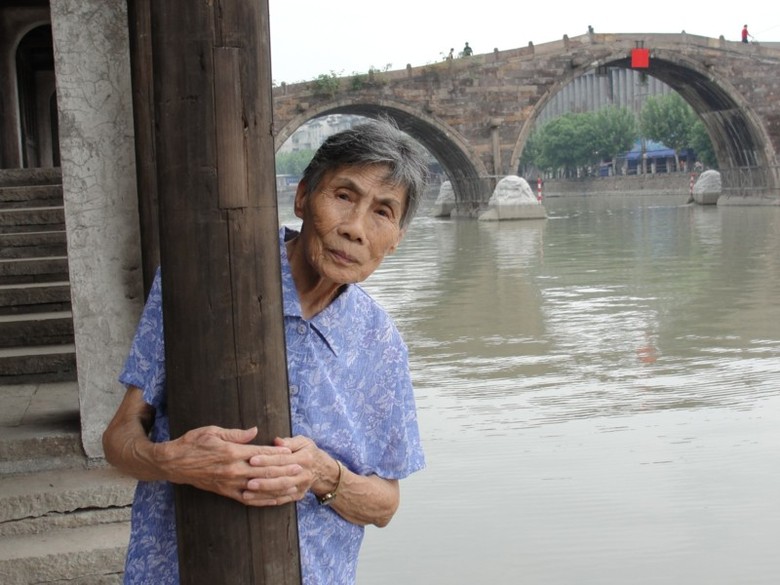 88岁的老外婆给我当“模特”-草根消息-杭州19楼