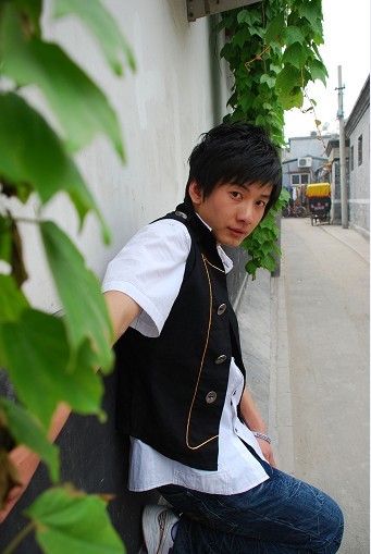 冬冬 2009年最伤情歌。《你有什么资格说爱我