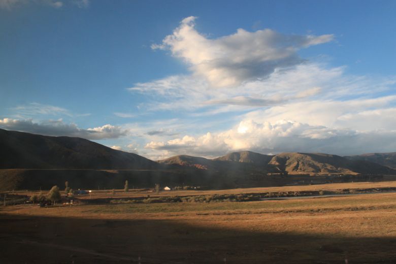 10.1稻城亚丁包车游-行行色色-户外运动-杭州1