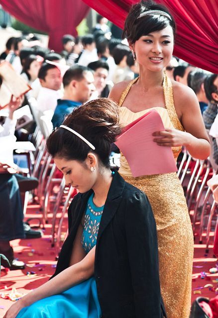 浙江卫视美女主持王一是我学姐类。-八卦田-杭