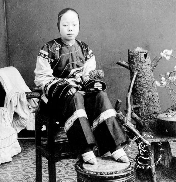 中国女性最大的毒害:三寸金莲(很全的老照片)-