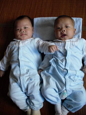 【超级宝贝计划-秀宝宝】+ 双胞胎兄弟-大小宝