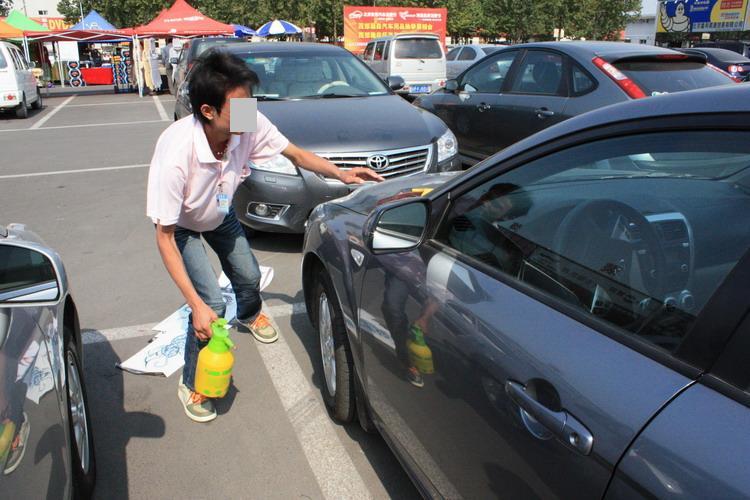 猛虎狂龙护美女!你猜是什么情况?-奔腾车友会