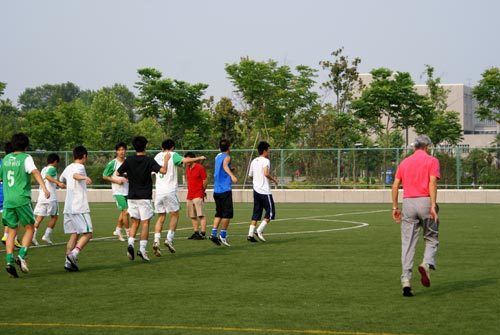 中国大学生足球联赛上最动人的足球教练-体育