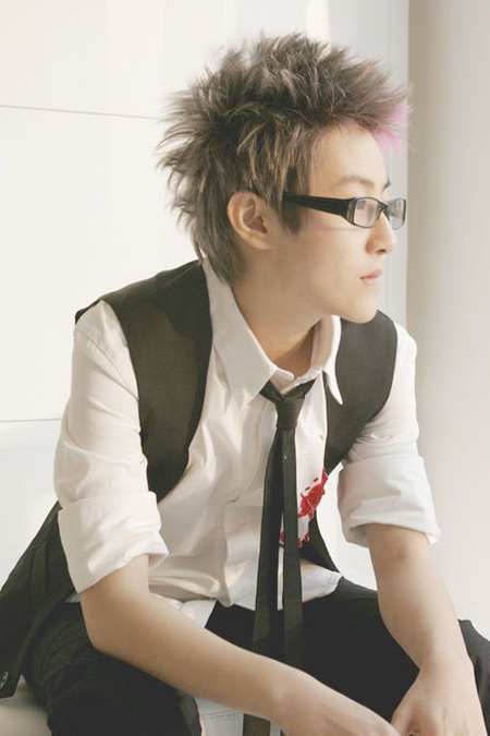 【民间记者团】女版陈冠希爆红网络 相似度9