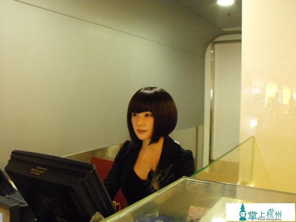 凤凰卫视餐厅收银员竟然如此美丽-美女-养眼搞