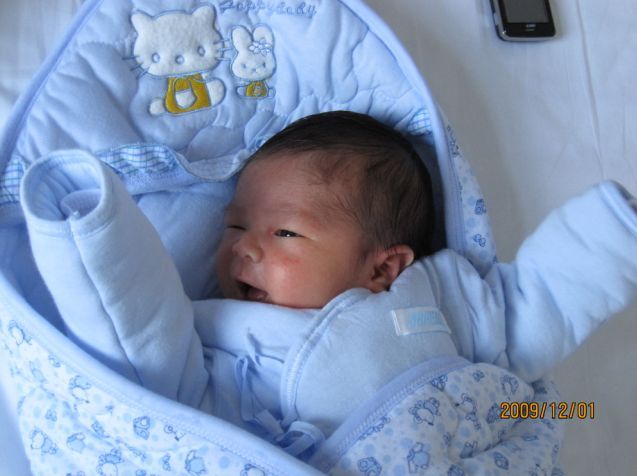 可爱宝宝出生第9天-满月-孩爸孩妈聊天室-杭州