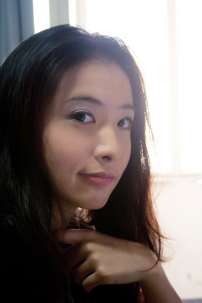 在天涯论坛一夜爆红的杭州传媒校花邵星芸-草