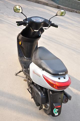 ```出一辆超级新的雅马哈丽鹰100```