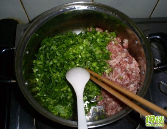 正宗东北水饺制作过程-19楼私房菜-杭州19楼