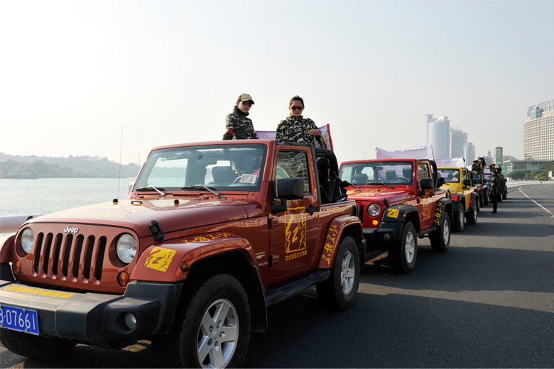 富二代豪华车队全国征婚!宝马,路虎,保时捷,法