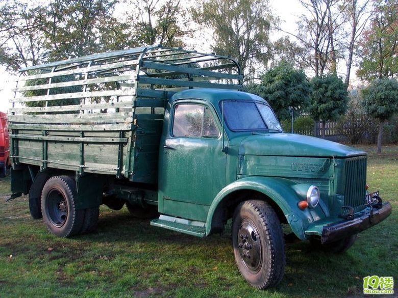 帮我找一些老汽车的图片一起缅怀老车吧-拉风