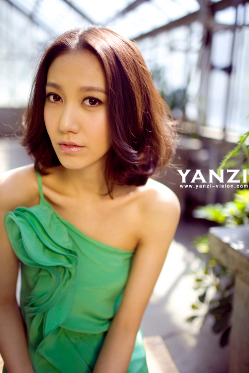 夏日里的一抹香气-橙天娱乐旗下艺人高露-明星