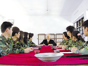 富二代培训班3个月收费66万 教学含骑马茶道-