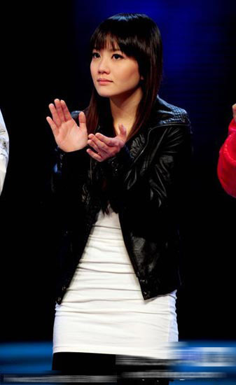 赵本山外籍美女徒弟模特出身 台上大胆豪放-八