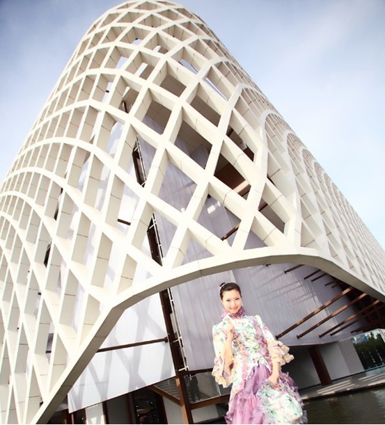 世博黑桃QUEEN挑战日本老太上演自拍秀-口水