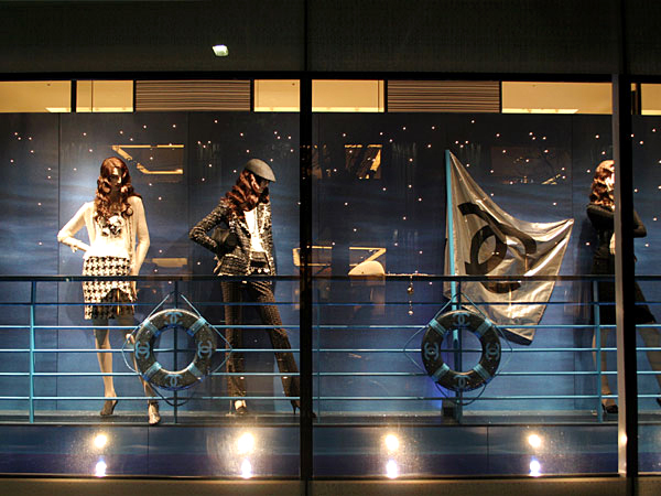 大商场的衣服为何这么贵:标价的30%被商场拿