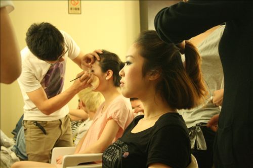 杭州爱跳舞工作室舞团在新动传媒五周年的实况