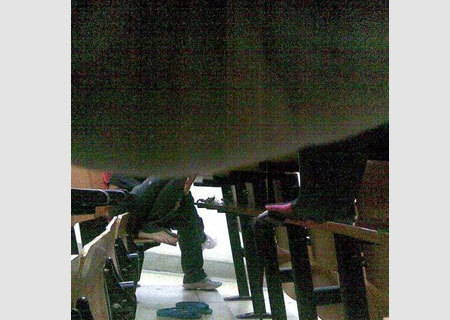 晒晒教室脱鞋的JP女生-大学生活-杭州<em>19楼</em>