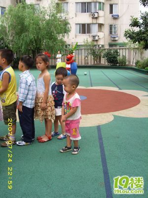 我和幼兒園一起成長(zhǎng)（我從托班快到大班，幼兒園從乙級(jí)升甲級(jí)了）