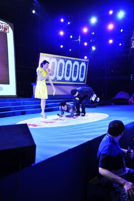 阿六头也跪拜美女了啊做秋千美女图片