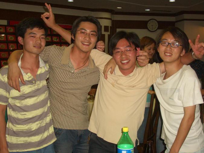 【曬畢業(yè)照】紀(jì)念五年前畢業(yè)的那一會(huì)兒
