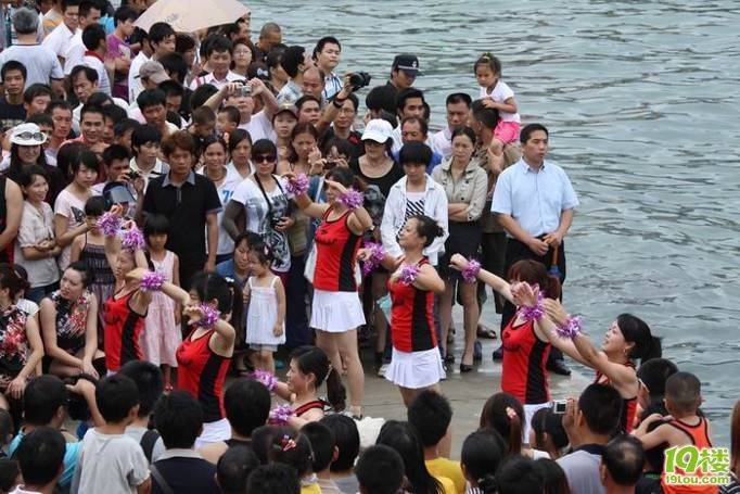 端午节与家人一起去看龙舟比赛,多图直播~-谍