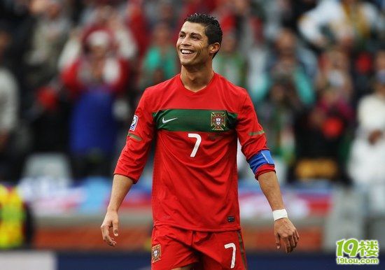 葡萄牙7-0朝鲜 C罗帅气破球荒集锦-体育星闻-