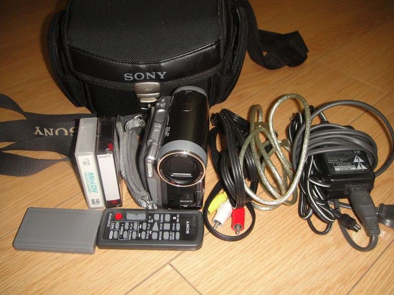 低价出个人闲置9.5新SONY DV摄像机HC90E-