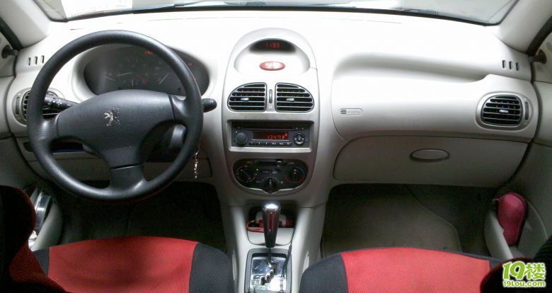 5万8转206自动挡红色仅1万5千公里-二手车-杭