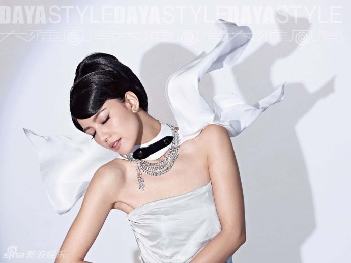 【1队】高清图:高圆圆珠宝写真 美轮美奂造型
