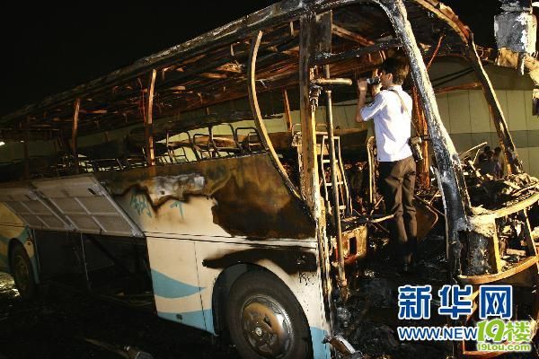 无锡雪丰钢铁公司夜班接送车起火造成24死19