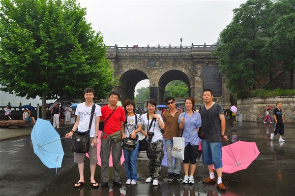 奔驰房车自驾游邀请美女一起去西藏、尼泊尔免费搭车7月2日出发