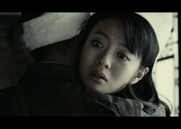 《喋血孤城》:这个夏天不可或缺的血性-新片预