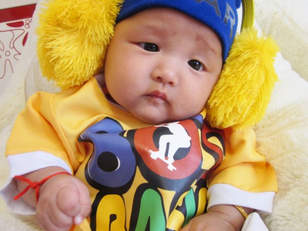 我宝贝百天照,自己拍的,感觉还不错,嘿嘿!-准妈