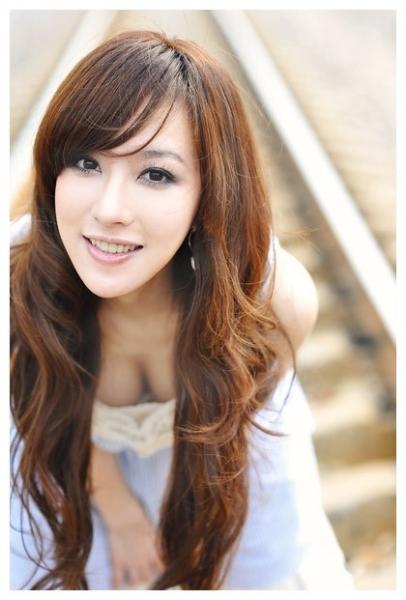 【<em>女人的乳沟就像时间</em>,挤一挤总会有的】 №3