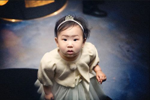 【亲子视觉特搜队】金喜善公布女儿纱裙小公主