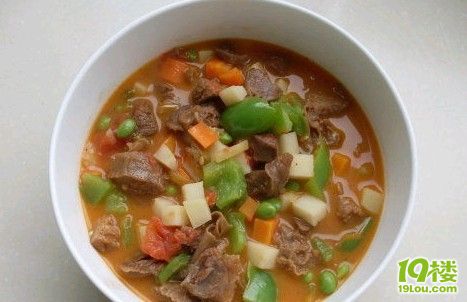 不喜欢吃蔬菜的孩子的最爱---西红柿牛腩杂蔬汤